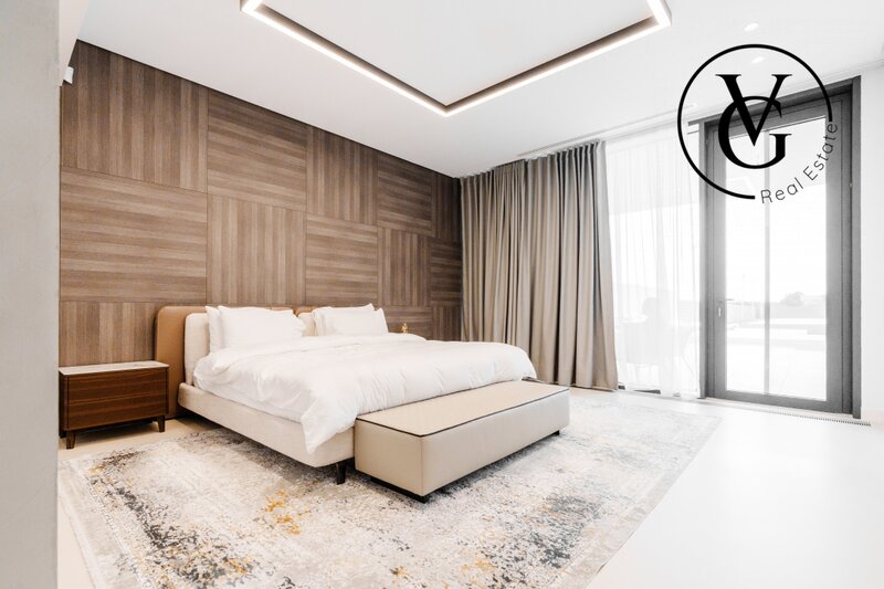 Izvorani, proprietate exclusivista, design minimalist.