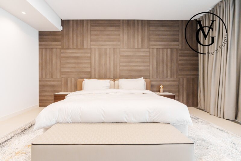 Izvorani, proprietate exclusivista, design minimalist.