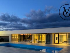 Izvorani, proprietate exclusivista, design minimalist